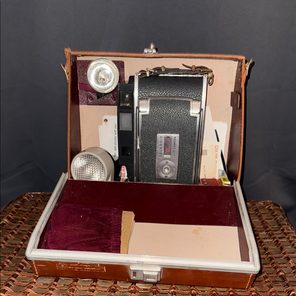 Vintage Polaroid 800 Land Camera Full Original Set 1962